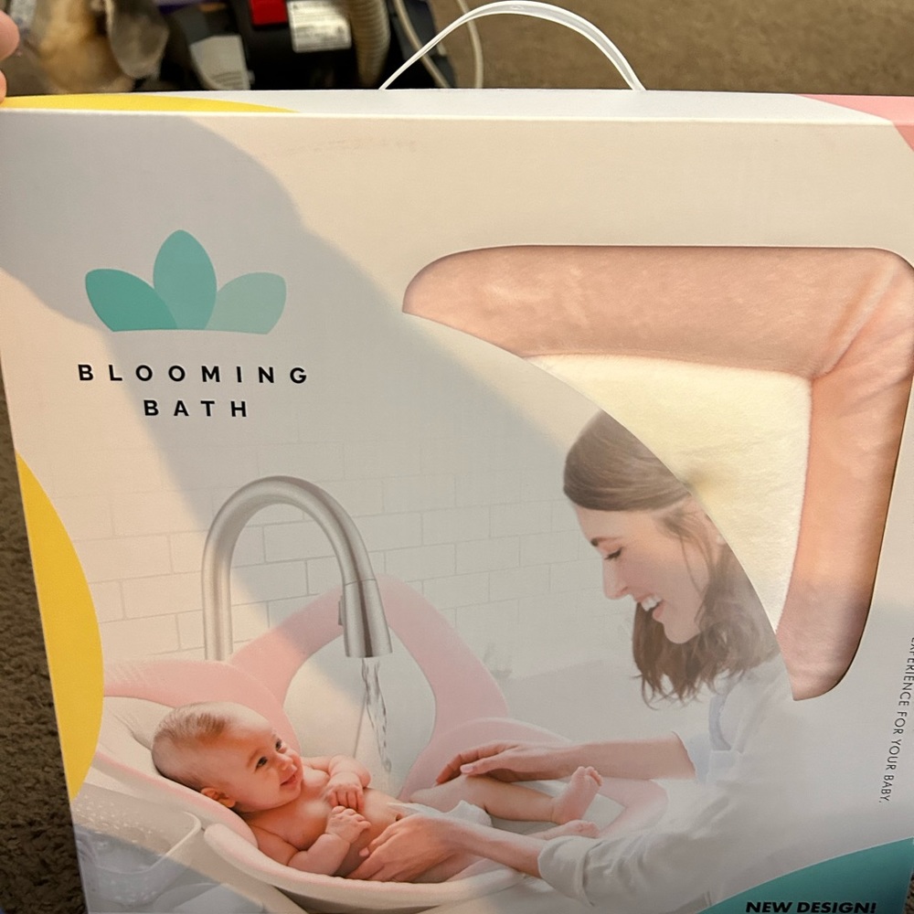 Baby blooming bath mat